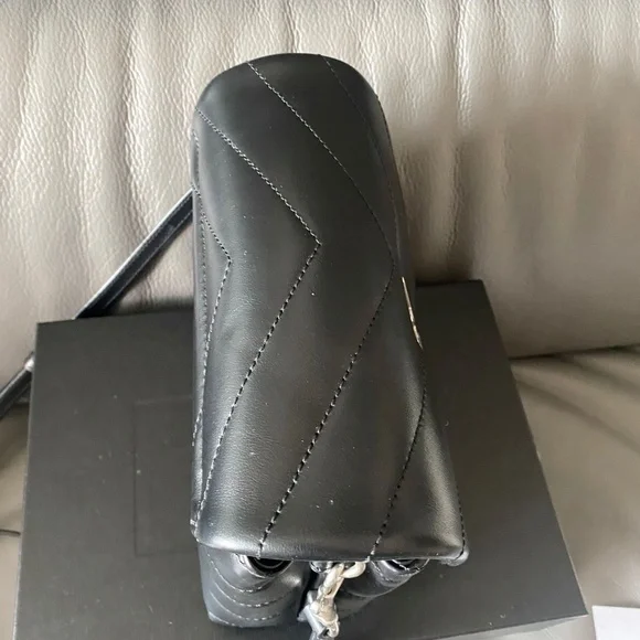 YSL Loulou Toy - Picture 4 of 14